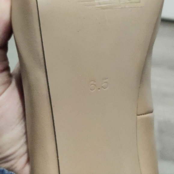 Guess Heels - Picture 2 of 5